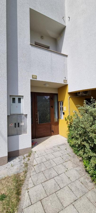 Oaza Klara Apartment Karlovac Exterior foto